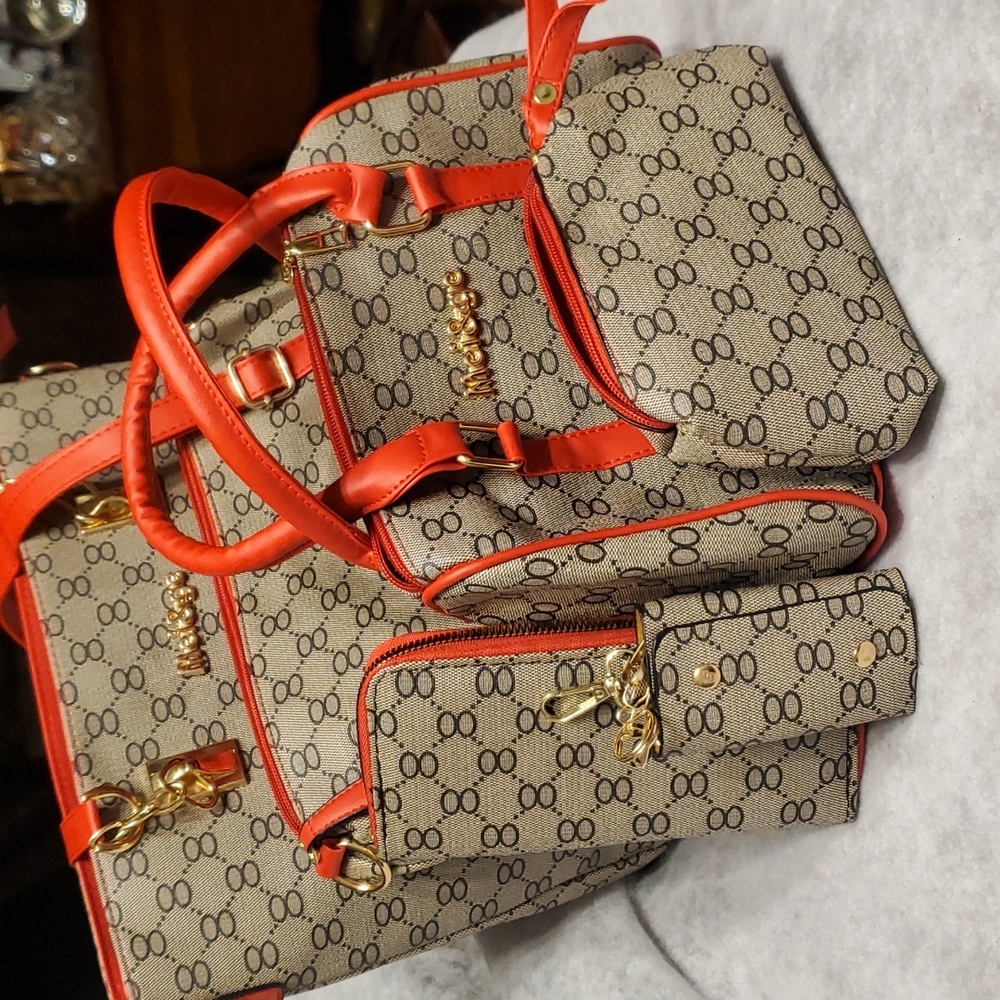 NEW 6 piece  Purse set with dust bag